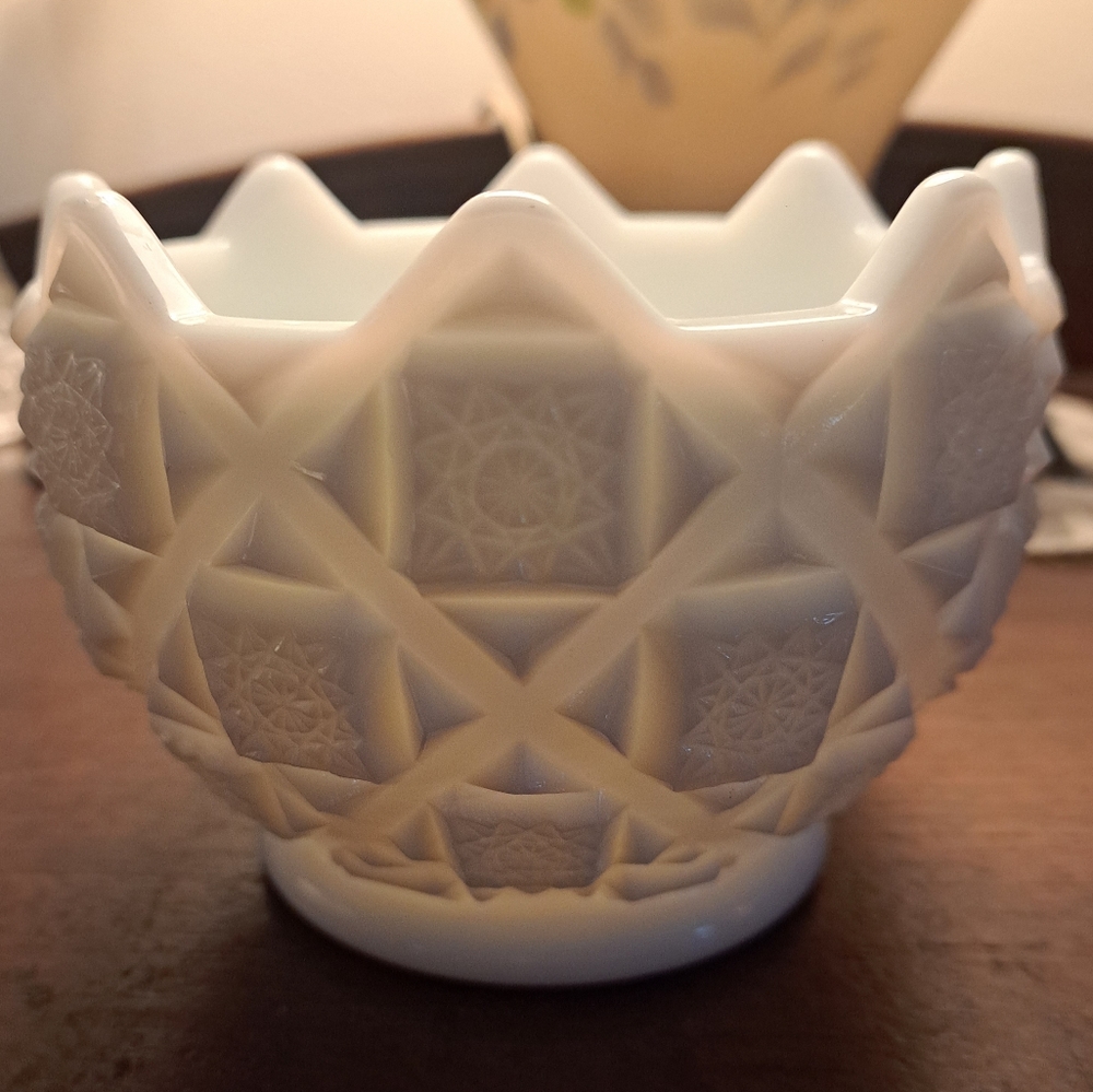Westmoreland 1940's Old Quilt Pattern Milk Glass Candy Dish